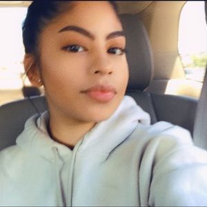 Meet your Posher, Nayeli